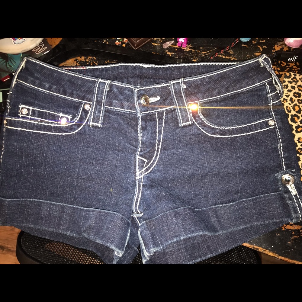 True religion shorts 🤍